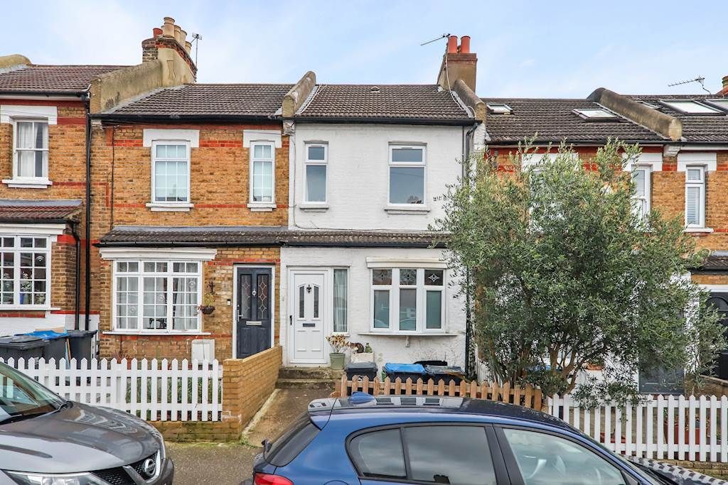 2 bed terraced house for sale in Biggin Hill, Upper Norwood, London