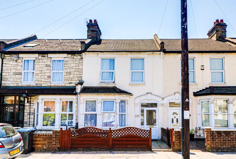 3 bed terraced house for sale in Lincoln Road, Enfield EN3, £399,950