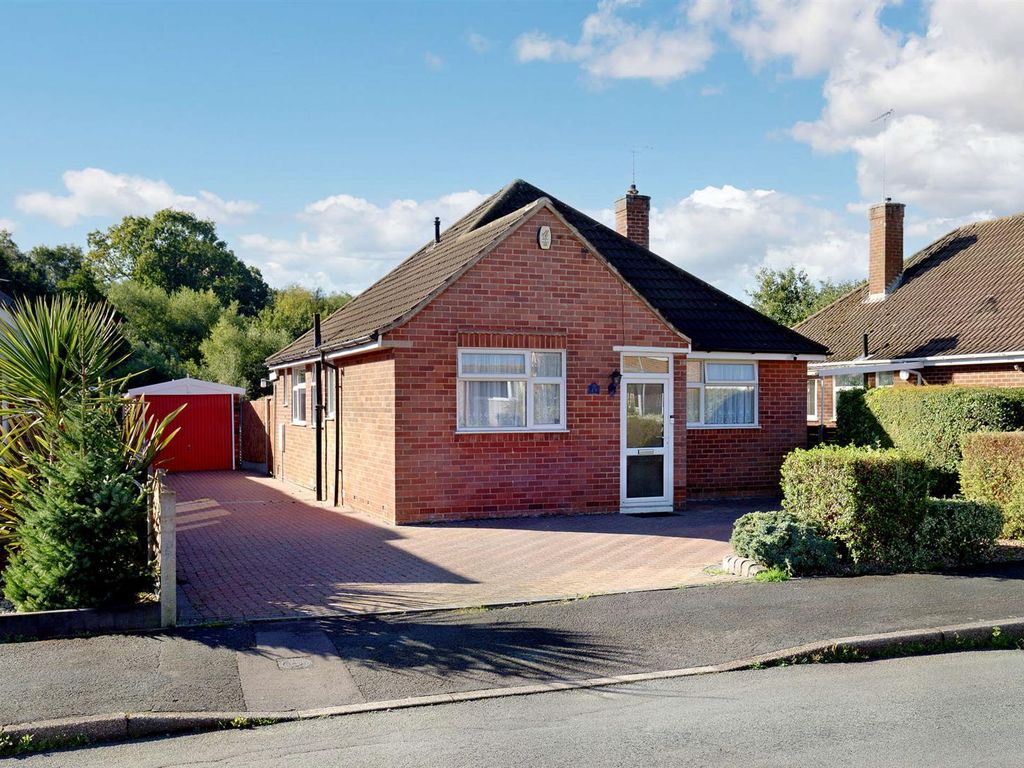 2 bed detached bungalow for sale in The Lawns, RollestonOnDove