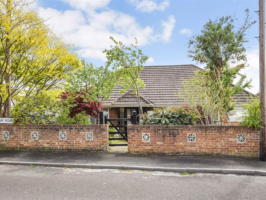 4 bed detached bungalow for sale in Wyndham Road, Andover SP10 Zoopla