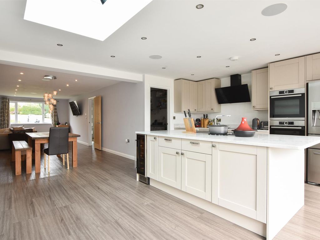 4 bed semidetached house for sale in Heathlands, Westfield, Hastings