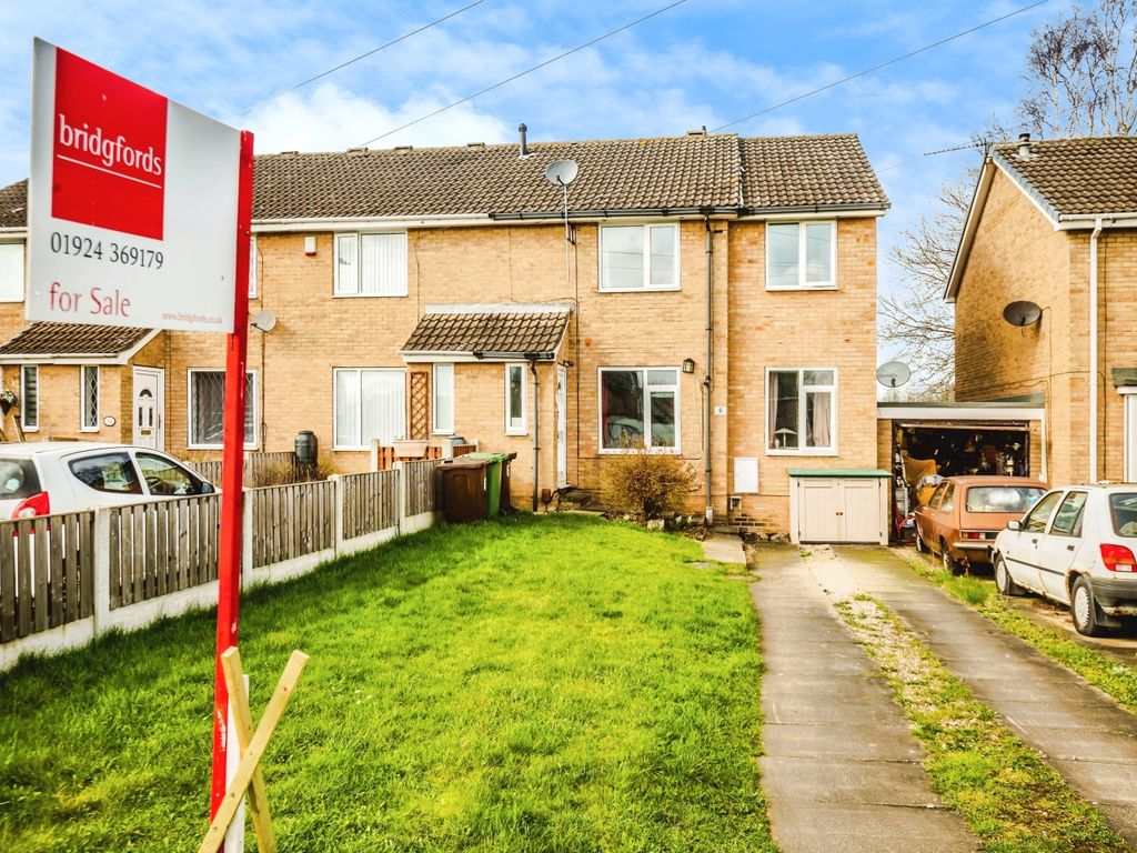 4 bed end terrace house for sale in Rowan Court, Alverthorpe, Wakefield