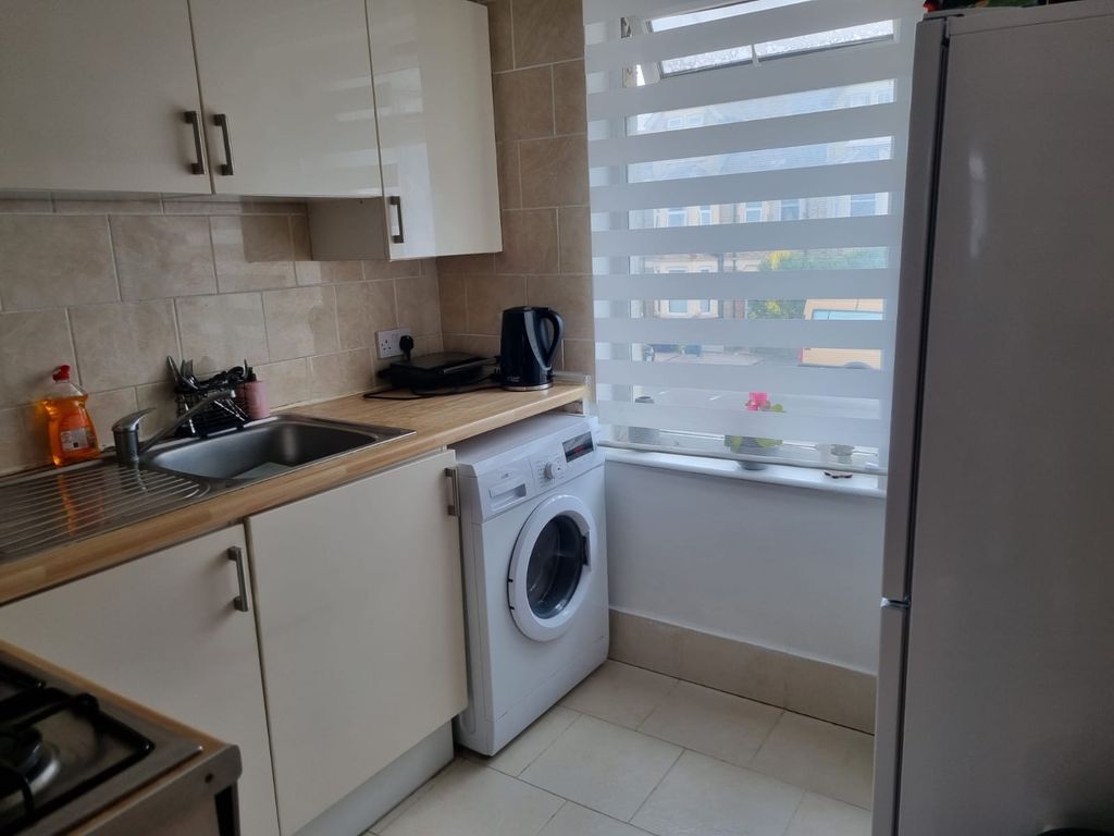 1 bed flat to rent in Cowley Road, Oxford OX4, £1,195 pcm Zoopla