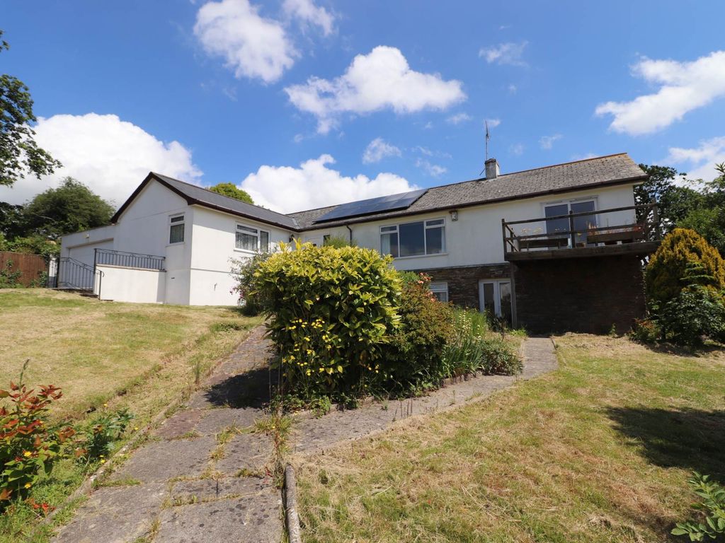 5 bed detached house for sale in Lanreath, Looe PL13, £525,000 Zoopla