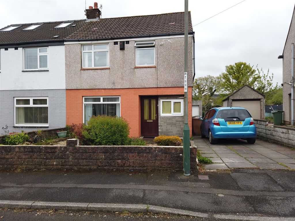 3 bed semidetached house for sale in Maes Glas, Caerphilly CF83, £
