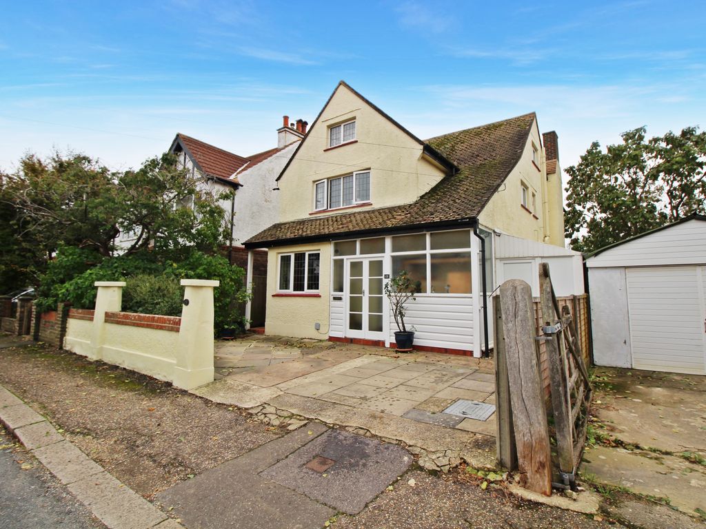 New home, 4 bed detached house for sale in Tennyson Road, Bognor Regis