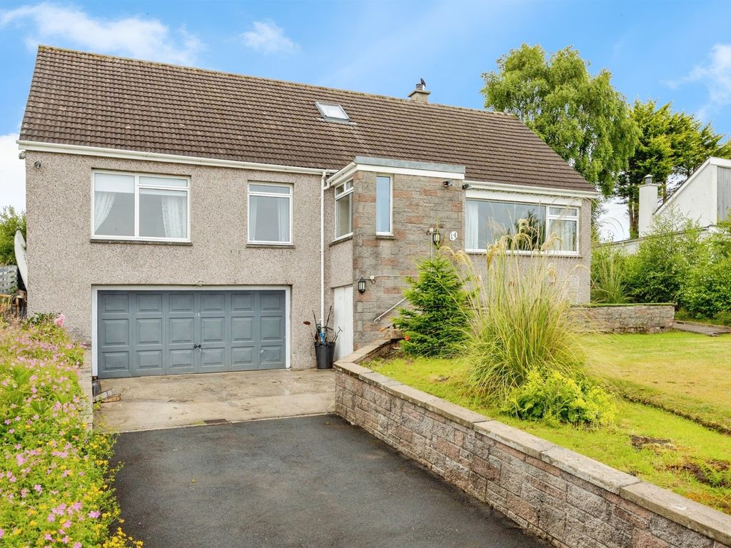 6 bed detached house for sale in Macleod Drive, Helensburgh G84, £