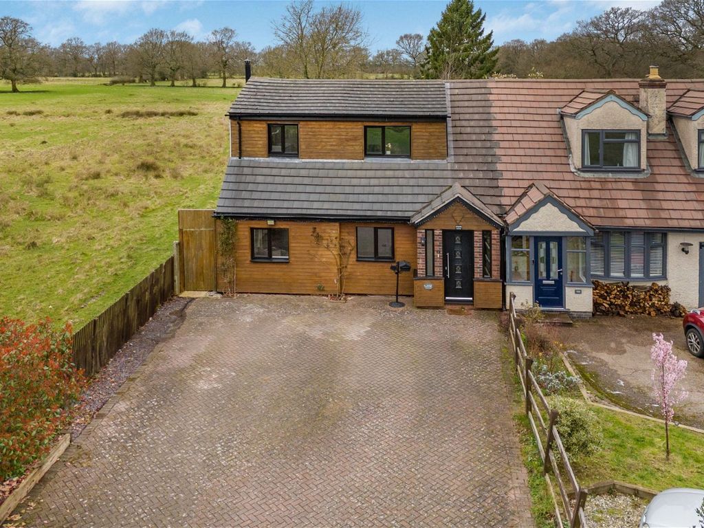 4 bed semidetached house for sale in Creynolds Lane, Cheswick Green