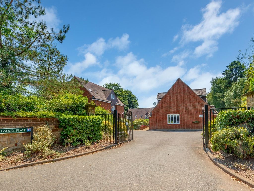 3 bed property for sale in Charlwood Place, Reigate RH2 Zoopla