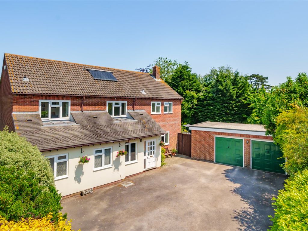 4 bed detached house for sale in Mallards, Goodwood Gardens, Runcton