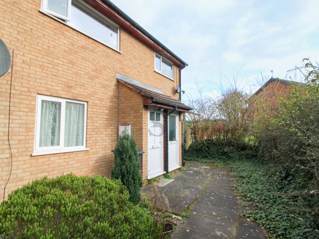 2 bed to rent in Beaumont Lodge Road, Leicester LE4, £750