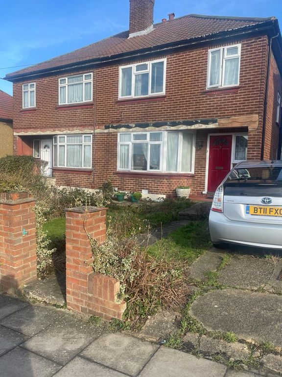 3 bed semidetached house for sale in Mount Grove, Edgware HA8 Zoopla