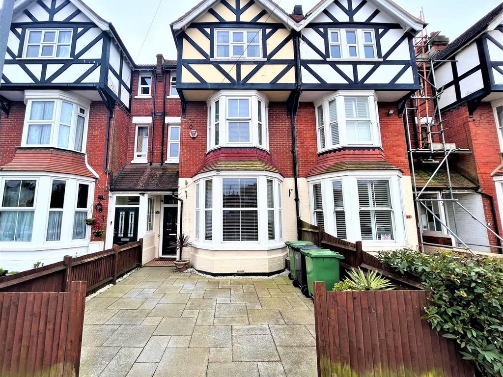 6 bed detached house for sale in Magdalen Road, BexhillOnSea TN40