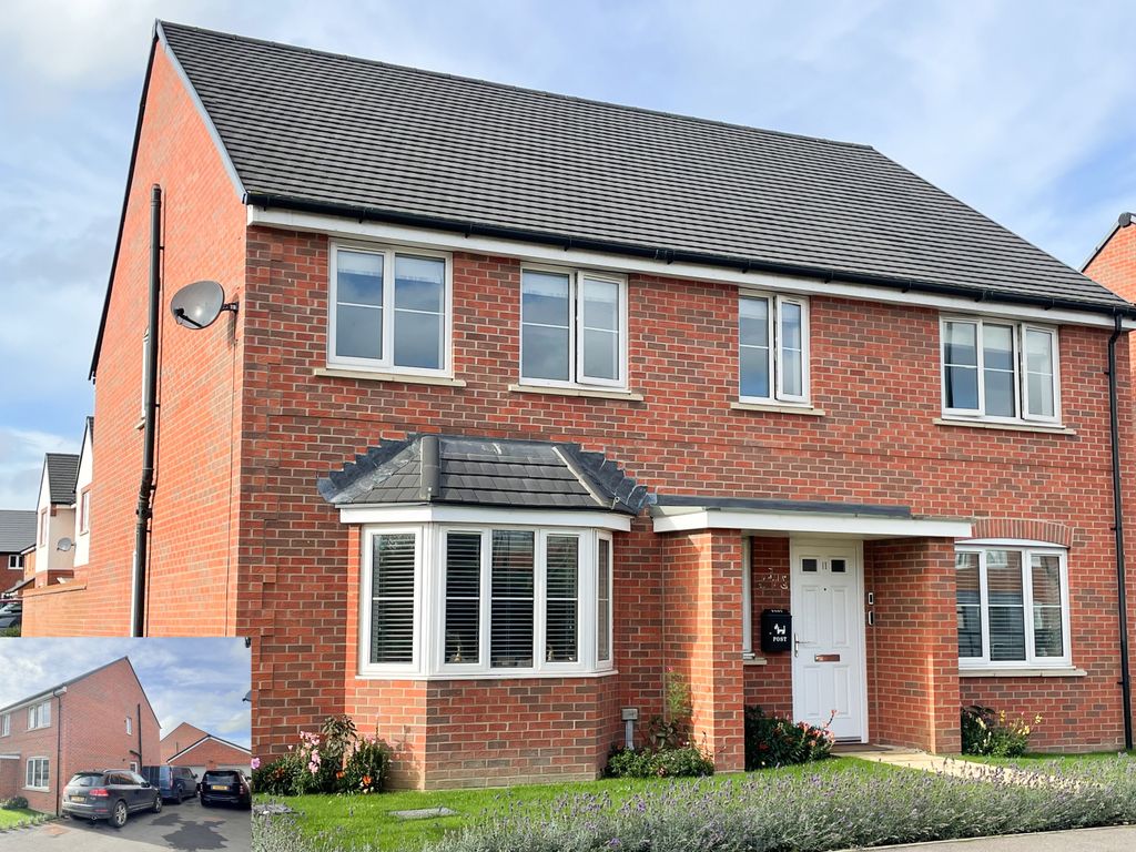 5 bed detached house for sale in Robin Gibb Way, Thame, Oxfordshire OX9