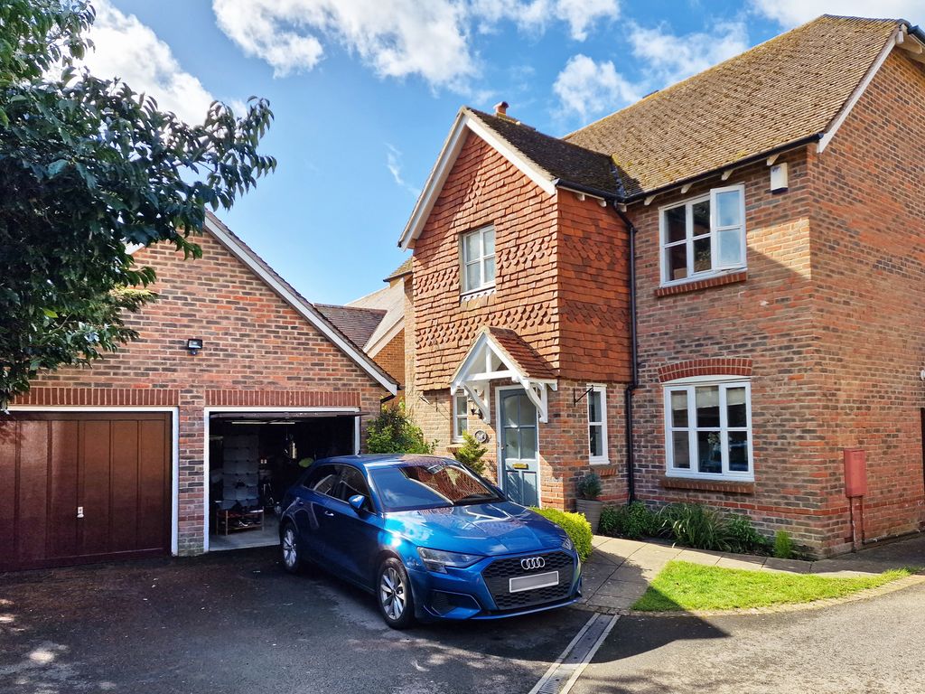 4 bed detached house for sale in Shepherds Way, Everton, Lymington