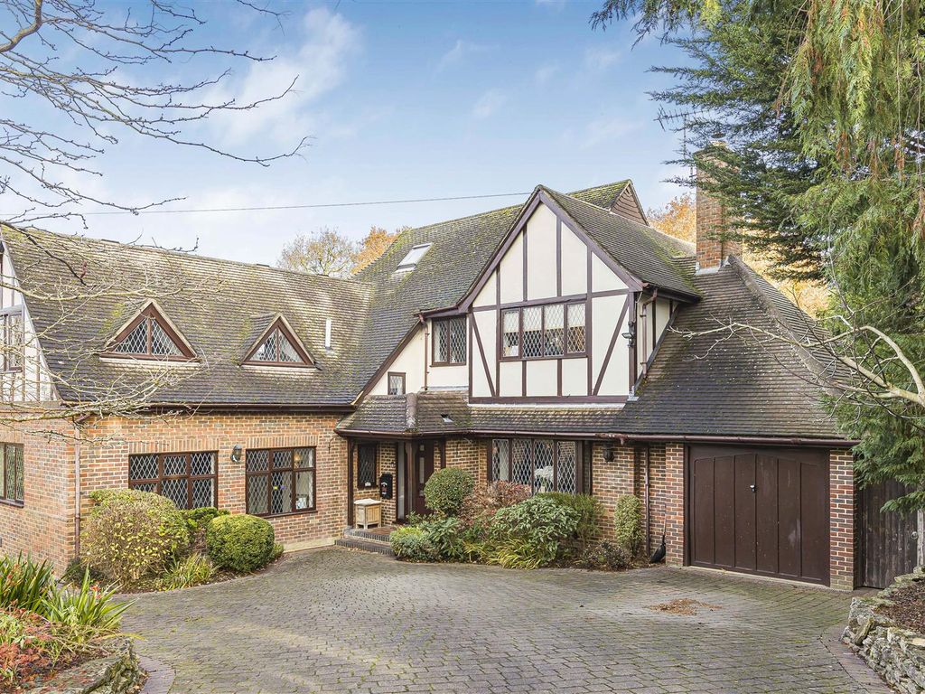 4 bed detached house for sale in Gills Hill Lane, Radlett WD7, £