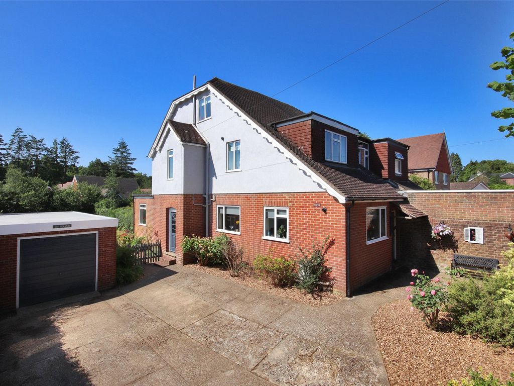 4 bed semidetached house for sale in Blackness Road, Crowborough, East