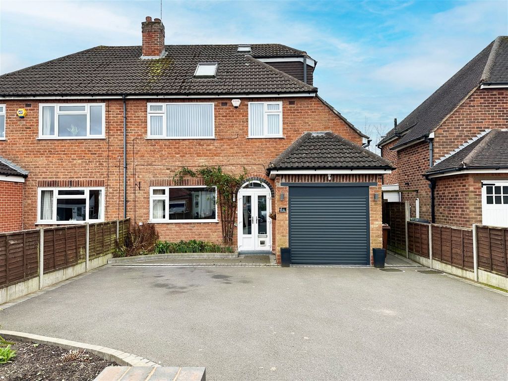 4 bed semidetached house for sale in Maxstoke Croft, Shirley B90, £
