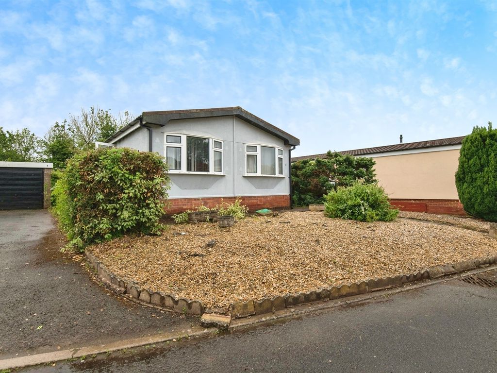 2 bed mobile/park home for sale in Meadow Close, Clyst St. Mary, Exeter EX5, £160,000 Zoopla