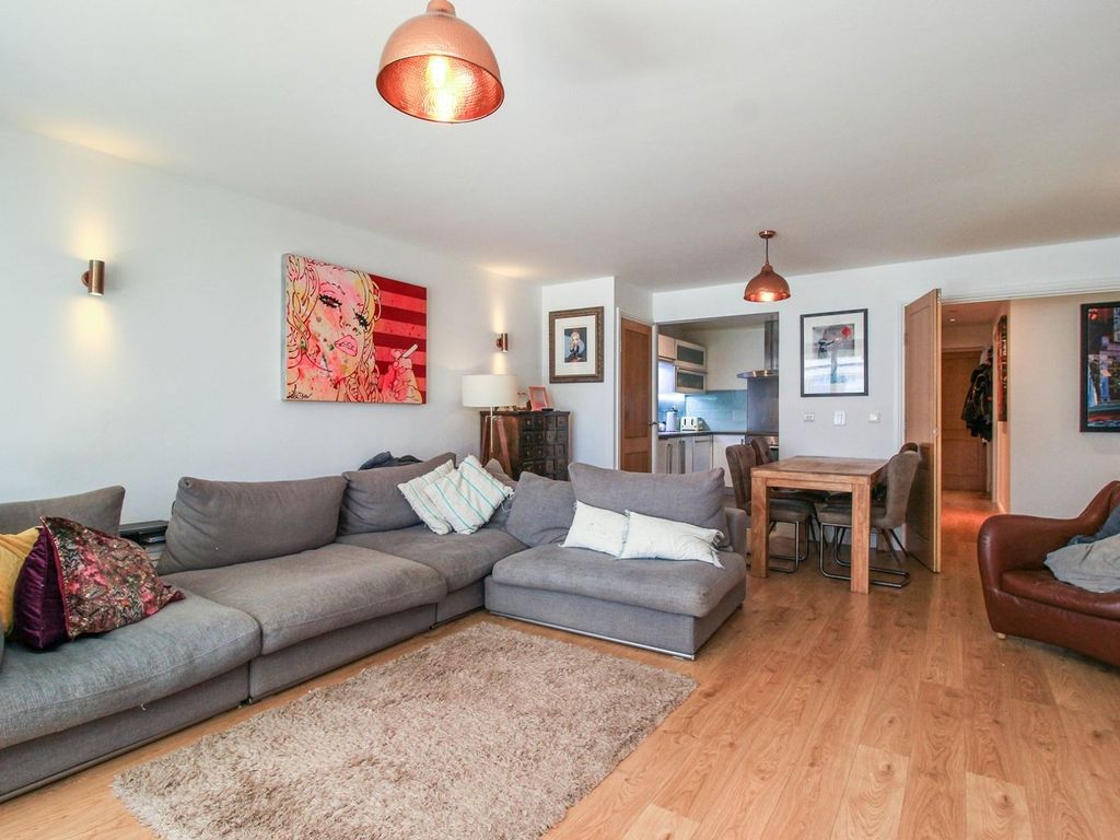 7 Streatham High Road, Streatham SW16  