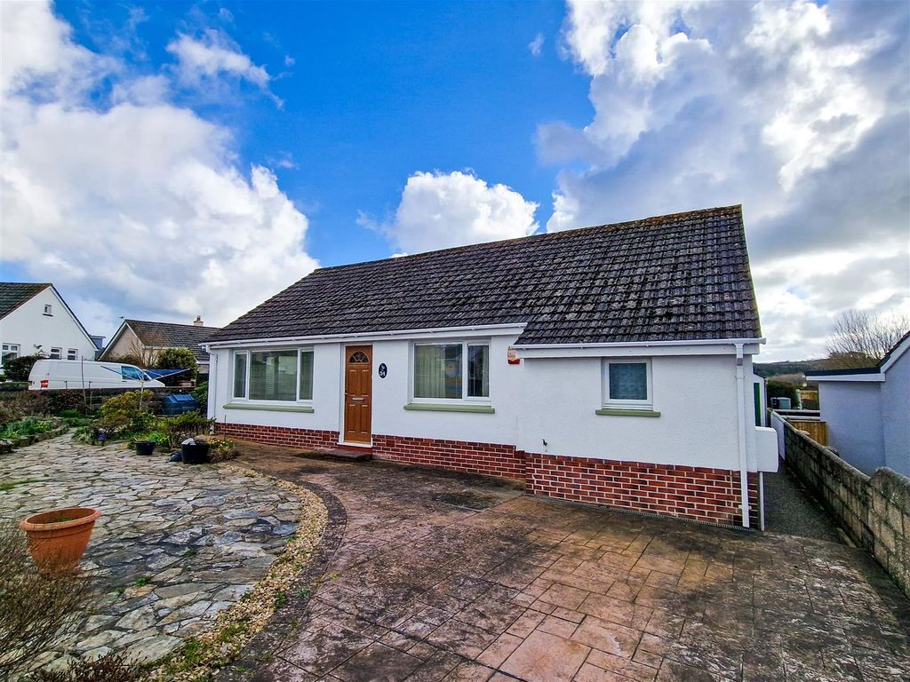 3 bed detached bungalow for sale in Elizabeth Drive, Barnstaple EX31