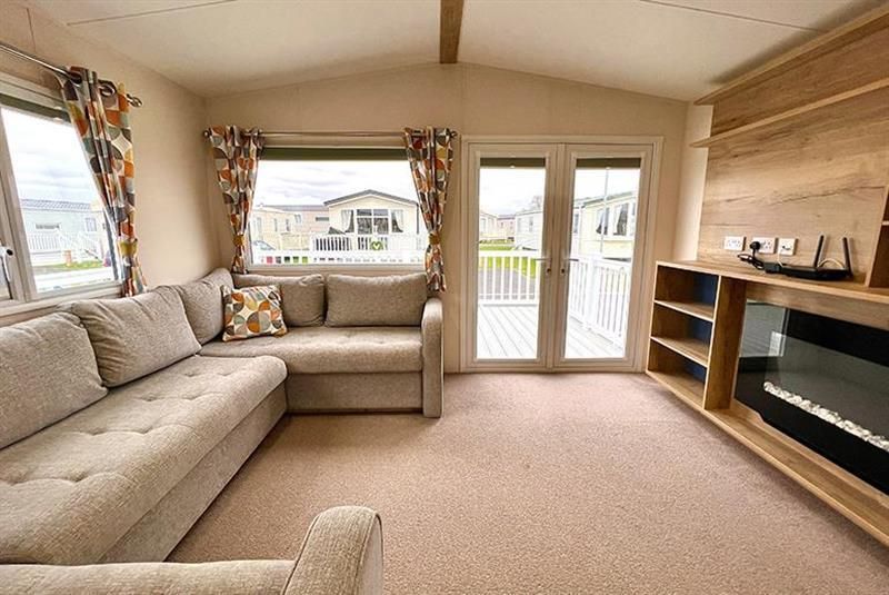 3 bed mobile/park home for sale in Sleaford Road, Tattershall, Lincoln