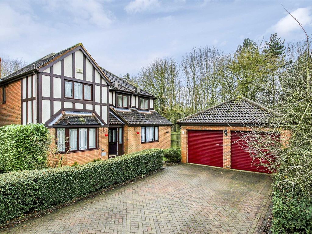 5 bed detached house to rent in Lawson Place, Shenley Lodge, Milton Keynes MK5, £2,500 pcm Zoopla