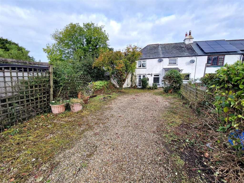 2 bed end terrace house for sale in Tregadillett, Launceston PL15, £