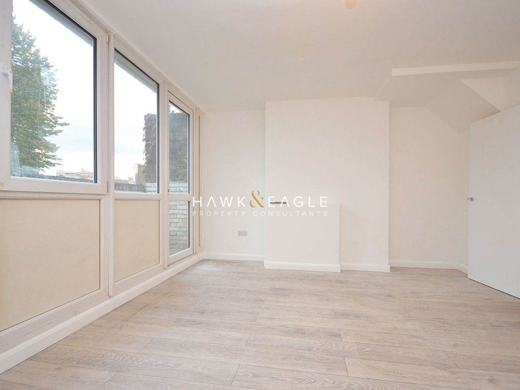 3 bed flat to rent in Corringham House, Pitsea Street, London E1 Zoopla