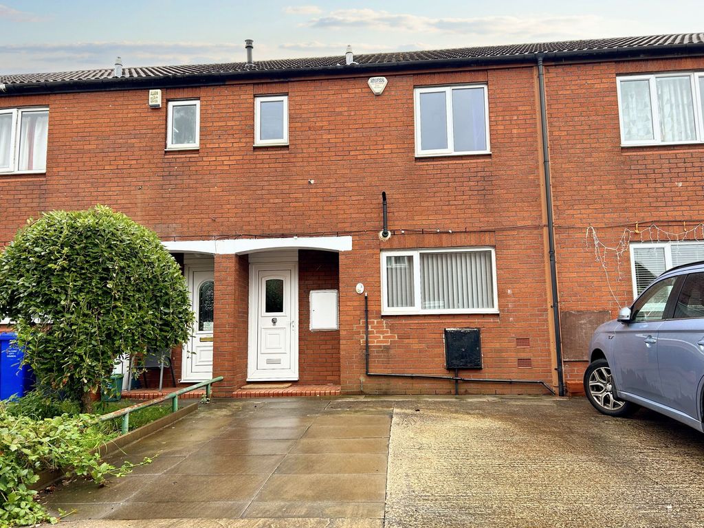 2 bed terraced house to rent in Delphi Avenue, Worsley M28, £900 pcm