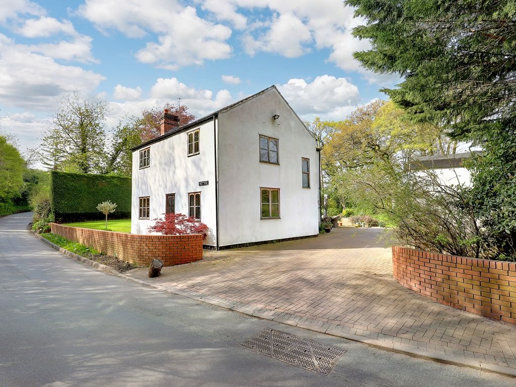 3 bed detached house for sale in Lower Howsell Road, Malvern WR14 Zoopla