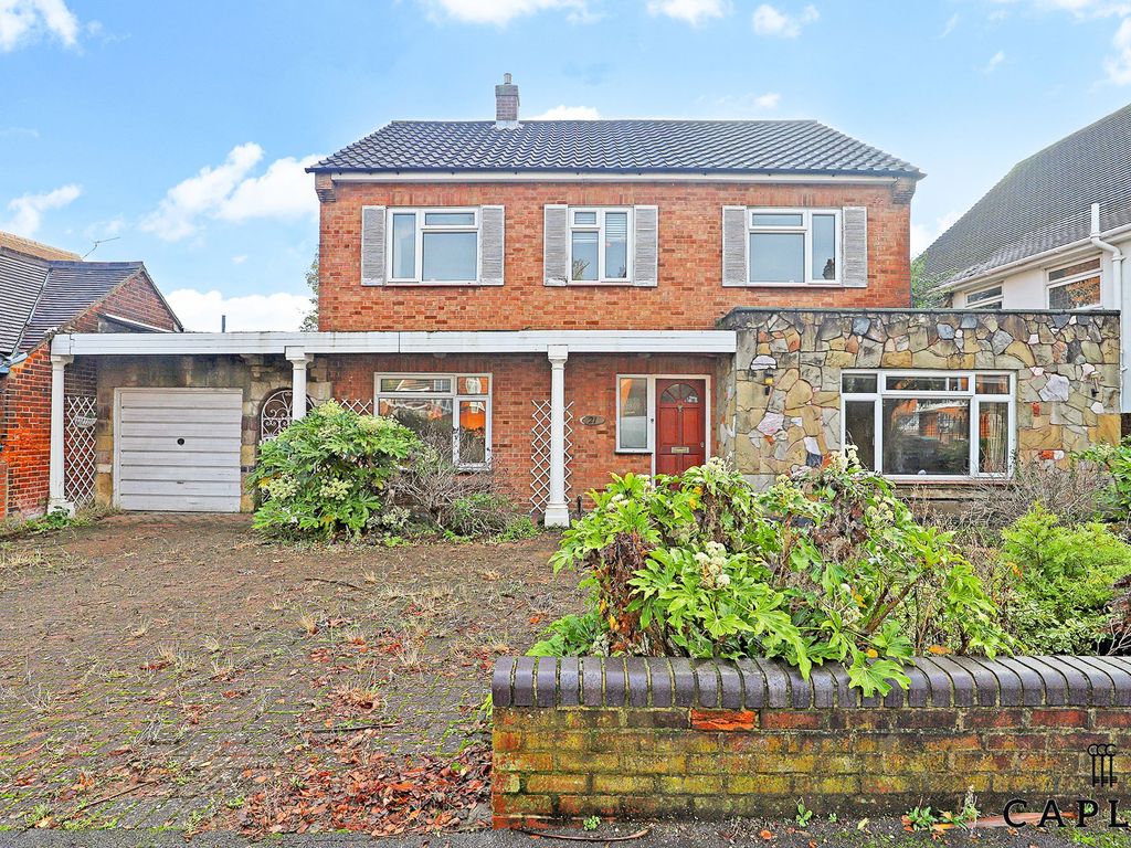 4 bed detached house for sale in Kings Avenue, Buckhurst Hill IG9, £