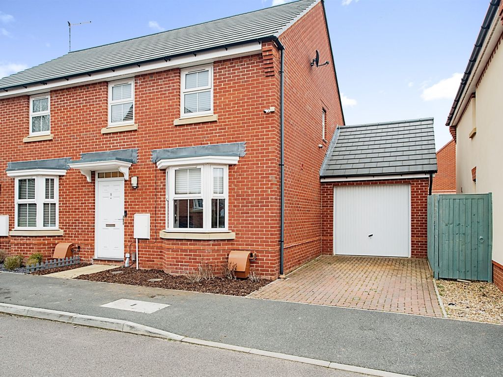 3 bed semidetached house for sale in Grayling Grove, Hemel Hempstead