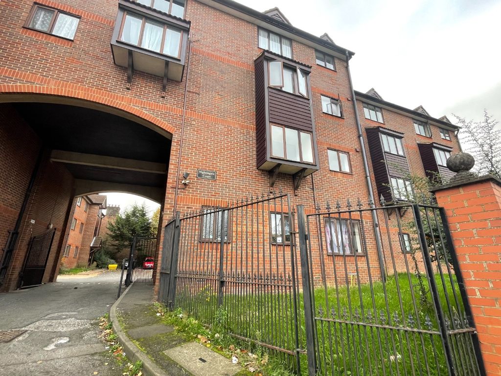 Waldeck Road, Luton, Bedfordshire LU3  