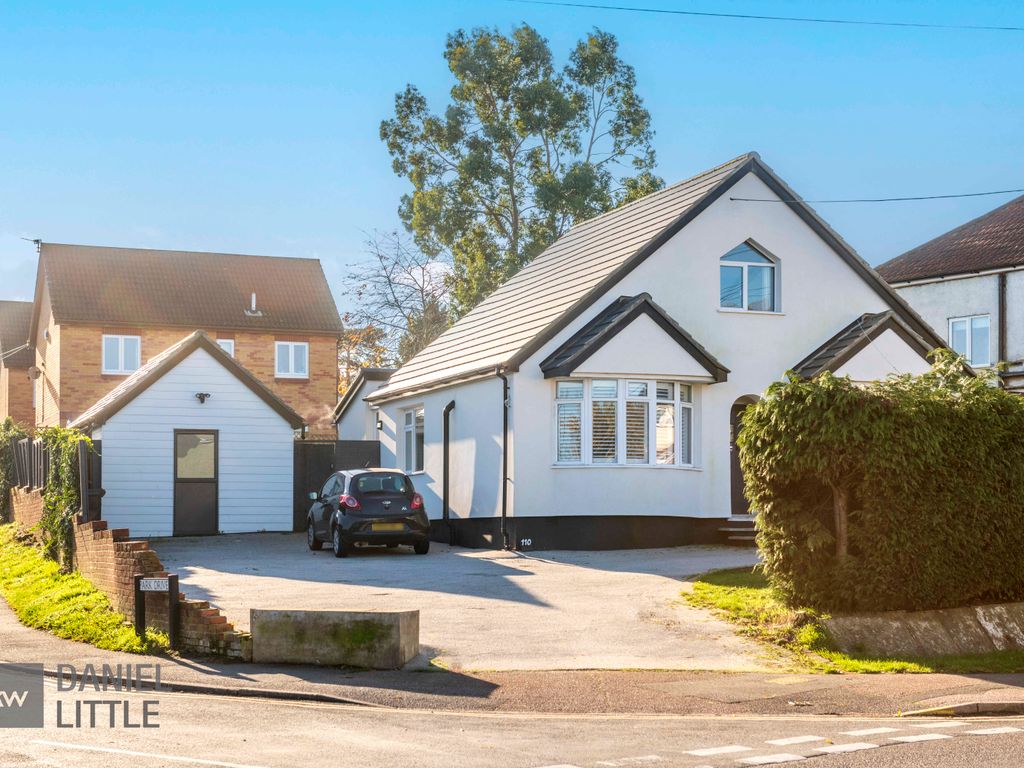 4 bed bungalow for sale in Challis Lane, Braintree, Essex CM7, £400,000