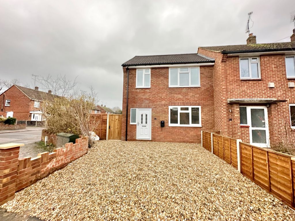 3 bed end terrace house to rent in Mayfield Road, Camberley GU15 Zoopla