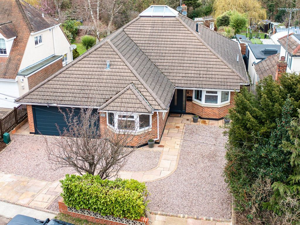 4 bed detached bungalow for sale in Daws Heath Road, Benfleet SS7 Zoopla