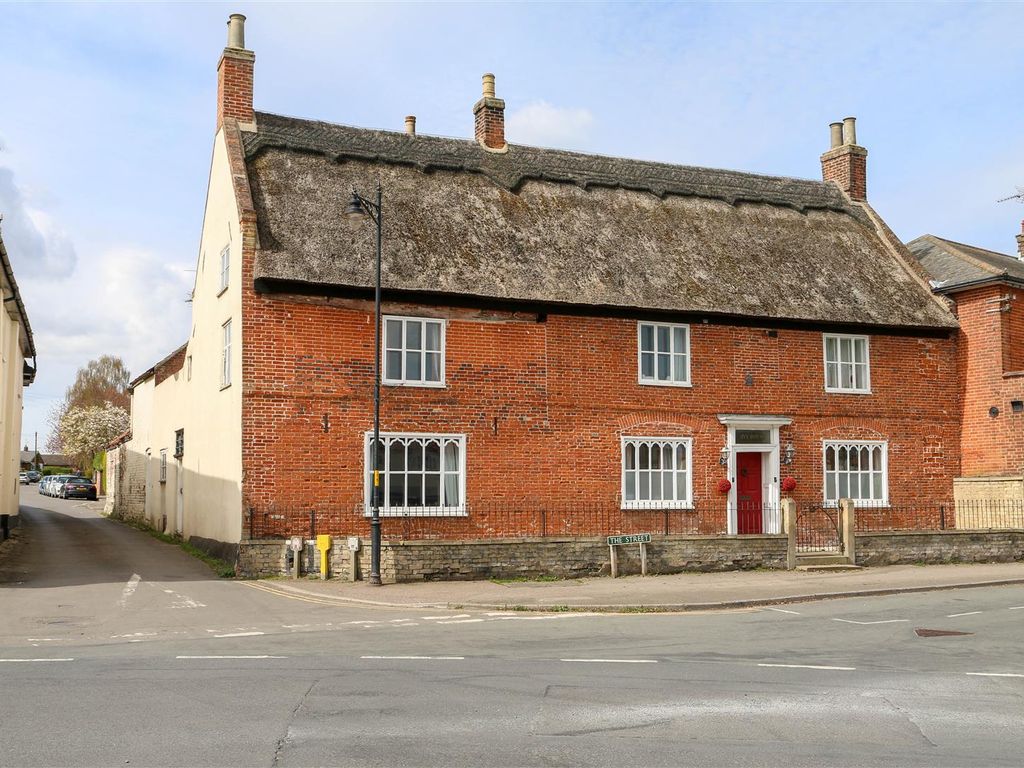 6 bed detached house for sale in The Green, Acle NR13 Zoopla