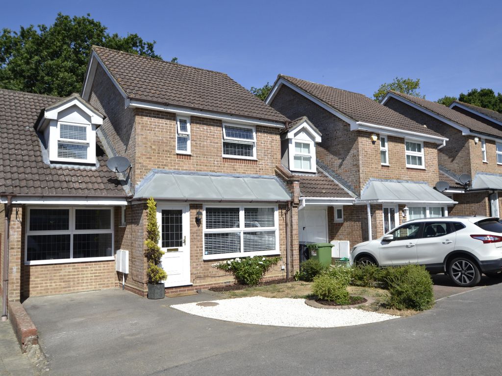 3 bed end terrace house for sale in Speedwell Way, Thatcham RG18 Zoopla