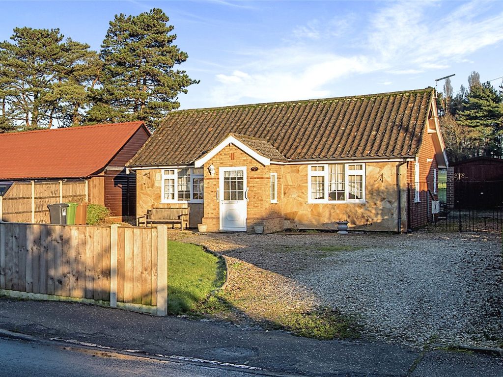 2 bed bungalow for sale in Brimbelow Road, Hoveton, Norwich, Norfolk