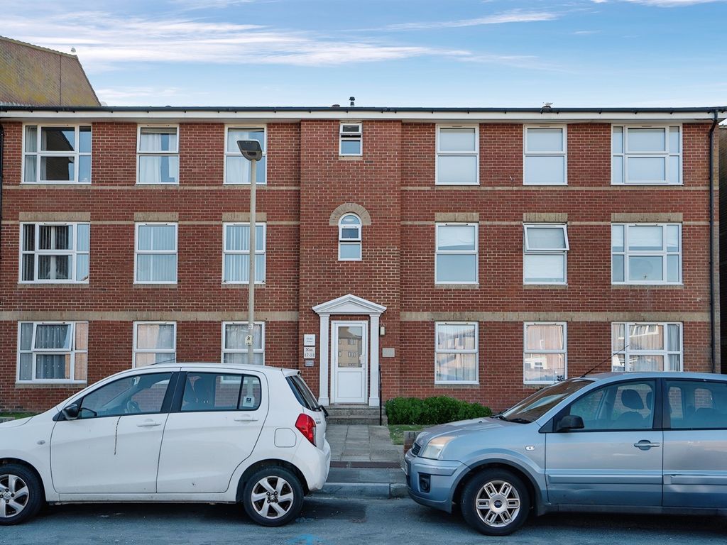2 bed flat for sale in Ringmer Road, Seaford BN25, £210,000 Zoopla