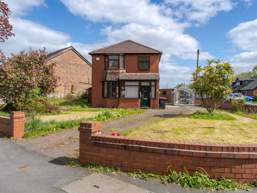 3 bed detached house for sale in Newearth Road, Worsley M28, £330,000