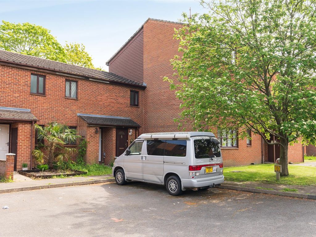 1 bed terraced house for sale in Newcourt, Cowley, Uxbridge UB8 Zoopla