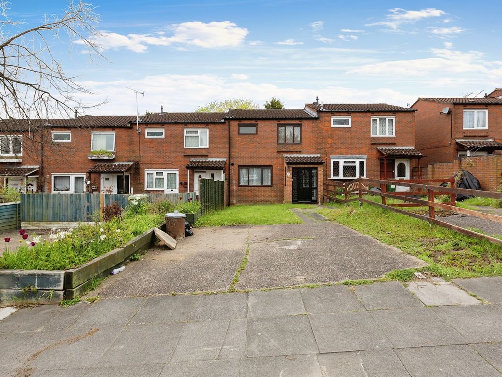 3 bed terraced house for sale in Graveney Place, Springfield, Milton