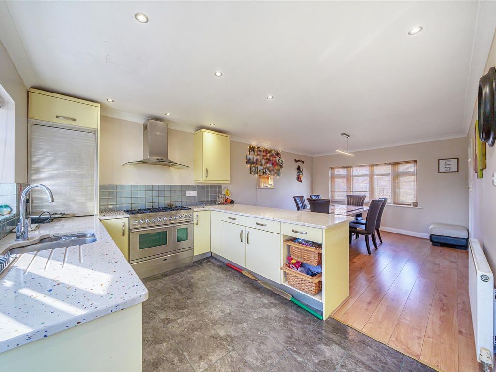 4 bed property to rent in Kingston Avenue, North Cheam, Sutton SM3 Zoopla