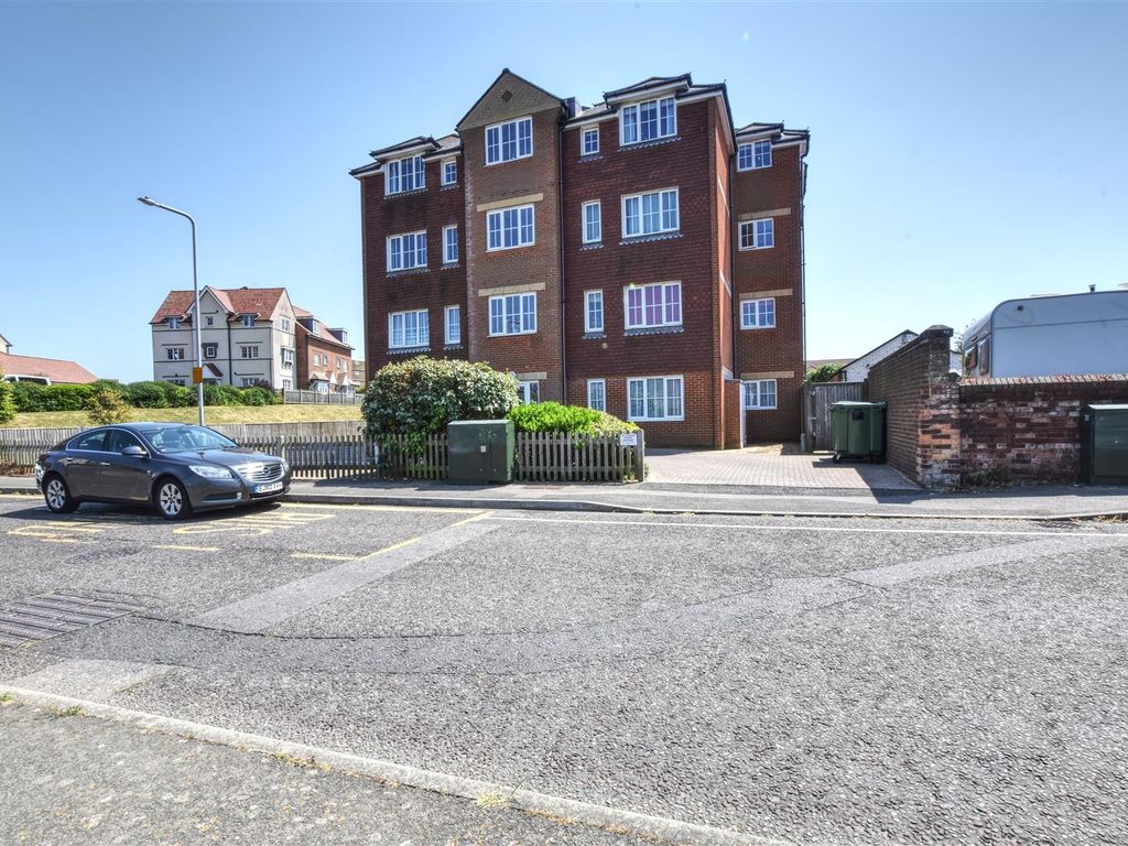 2 bed flat for sale in Ashdown Road, BexhillOnSea TN40 Zoopla