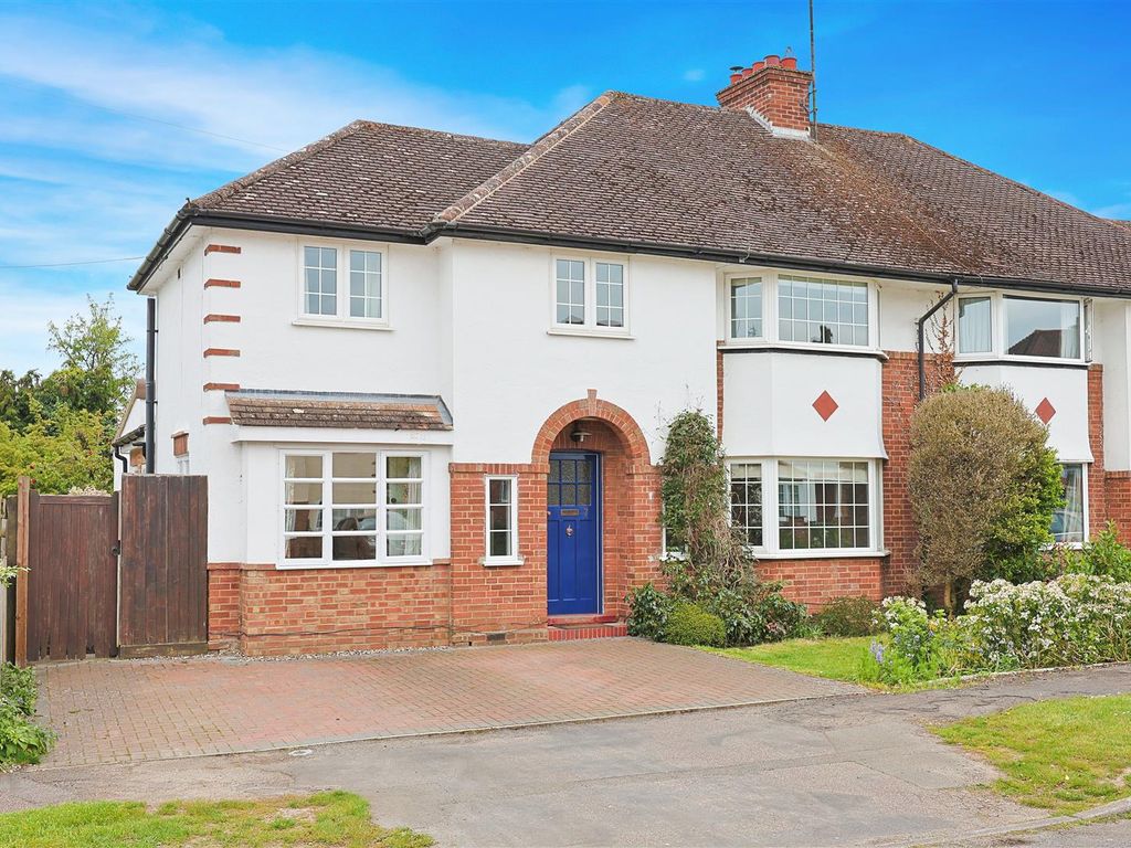 4 bed semidetached house for sale in St. Margarets Road, Girton