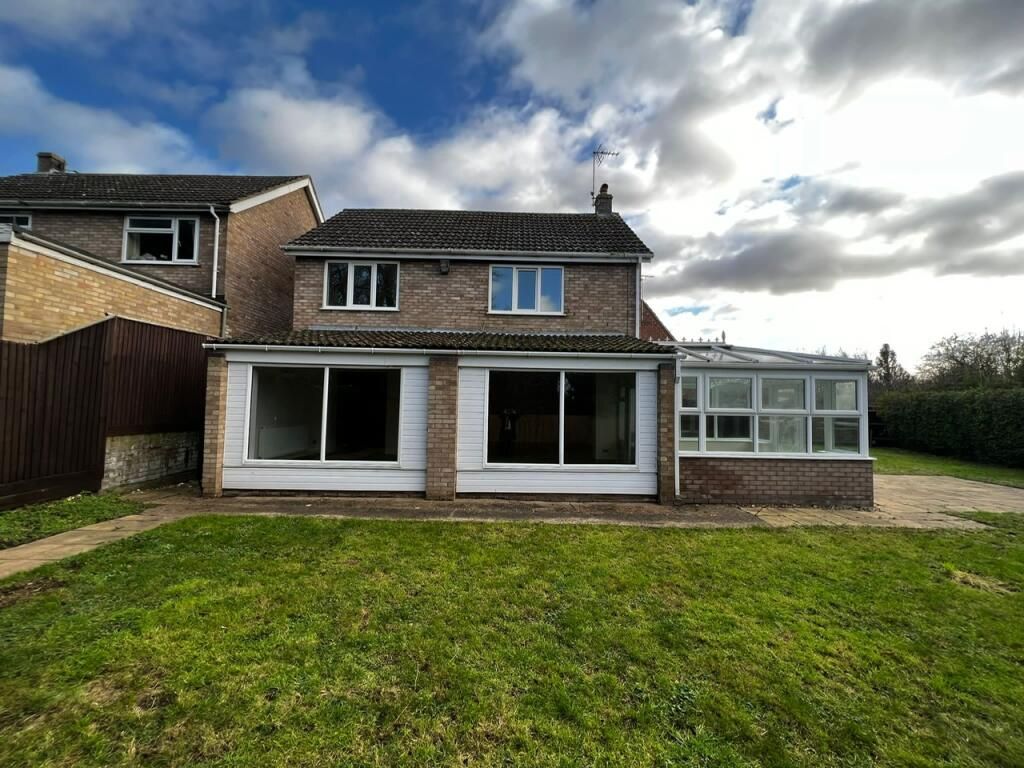 5 bed detached house to rent in Fairmead Way, Peterborough PE3, £1,995