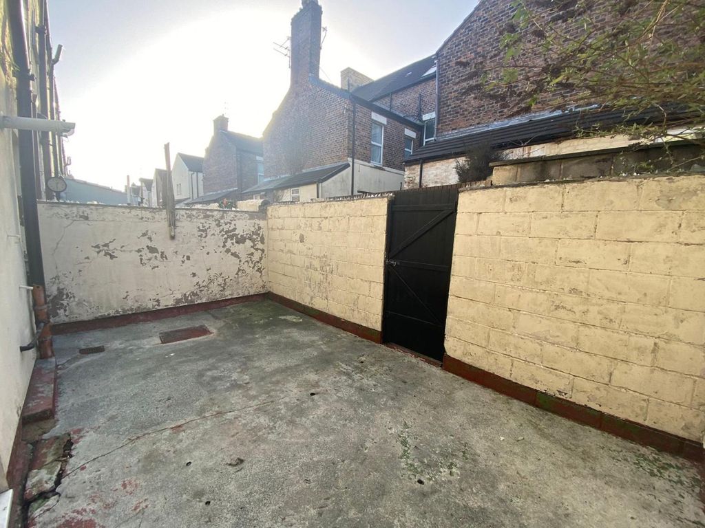 3 bed terraced house to rent in Esmond Street, Anfield, Liverpool L6
