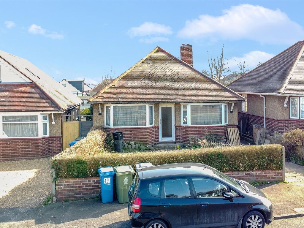 3 bed property for sale in St. Andrews Crescent, Windsor SL4 Zoopla